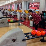 ボーリング大会、狙いを定めて・・・