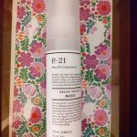 空気の乾燥と共に髪のパさつきも気になってきますね。 みなさんアウトバストリートメント（洗い流さないトリートメント）やヘアオイルを使用さてていると思います。 今日はR-21ストレートオイルモイストヘアを紹介したいと思います。 ２１種類の植物美容オイルをバランスよくブレンド、 その中でも菜種油から作られた毛れま髪保護成分「γ-ドコサラクトン」がドライヤーの熱で髪に吸着して、髪のウネリや広がりを抑制してまとまりのある髪に導きます。 それに加えて親油性のたんぱく質を配合すこととでダメージを補修、 しっかり保湿で髪にうるおいで　「しっとりサラサラヘア」をかなえてくれます。 そして天然アロマのラベンダー、ゼラニウムの爽やかで優雅な甘さで癒されます。 2025-2026WINTER大作戦-髪を乾燥から守れ！開催中 毛髪内部補修　【濃密トリートメント】の施術とホームケア用R-21ストレートオイルのセットで 冬の乾燥から髪を守り潤いのあるストレートヘアに！